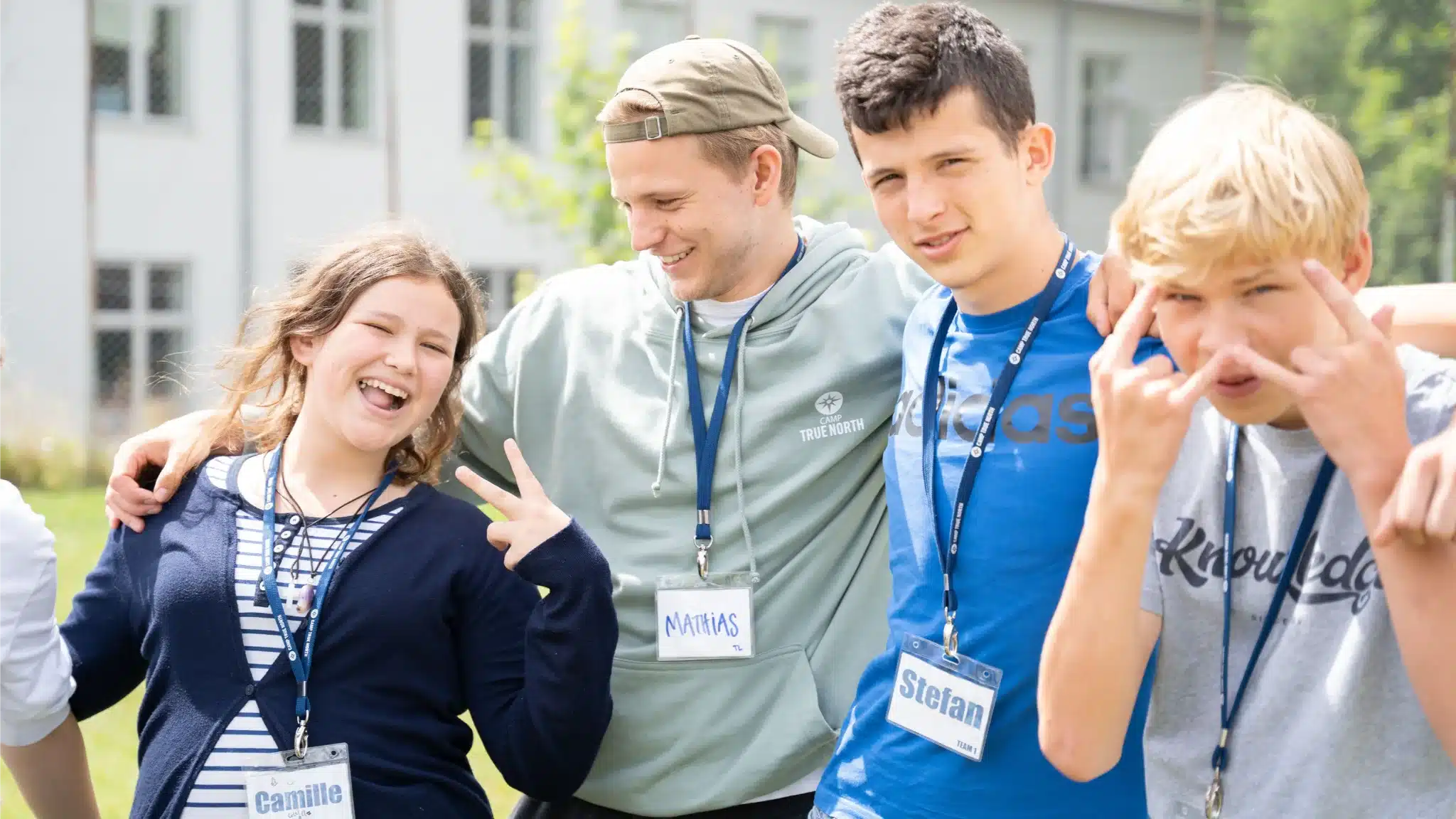 Deltagere sammen efter en aktivitet på Camp True North